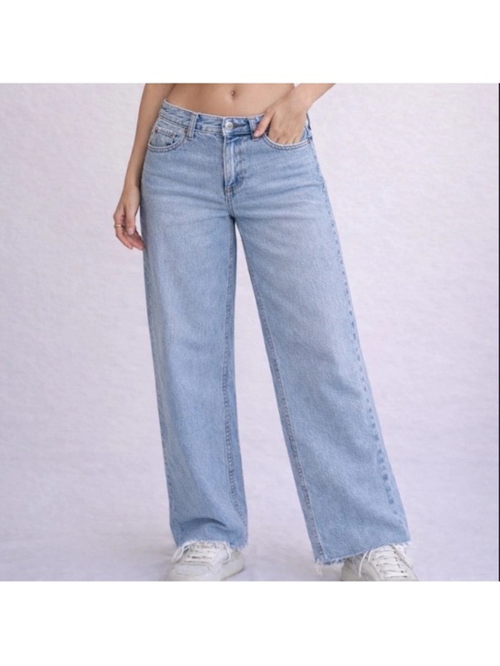 Abercrombie & Fitch Denim - Abercrombie & Fitch Curve Love The Ultra Loose Low Rise Jeans Size 29 Light Wash